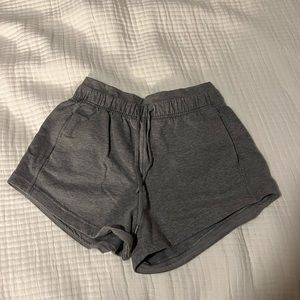Lululemon Inner Glow high rise short 3”